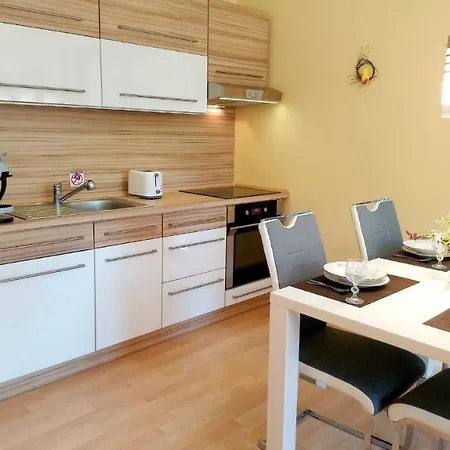 Lovely Apartment, Garden, Parking, Wifi, Netflix