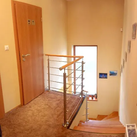 דירה Lovely Apartment, Garden, Parking, Wifi, Netflix