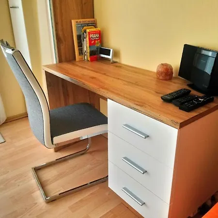 Lovely Apartment, Garden, Parking, Wifi, Netflix 公寓