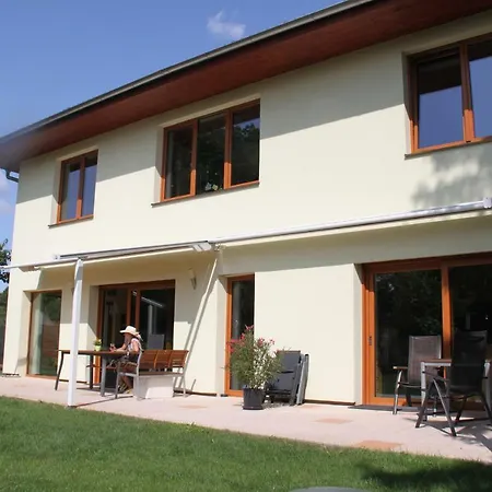 公寓 Lovely Apartment, Garden, Parking, Wifi, Netflix