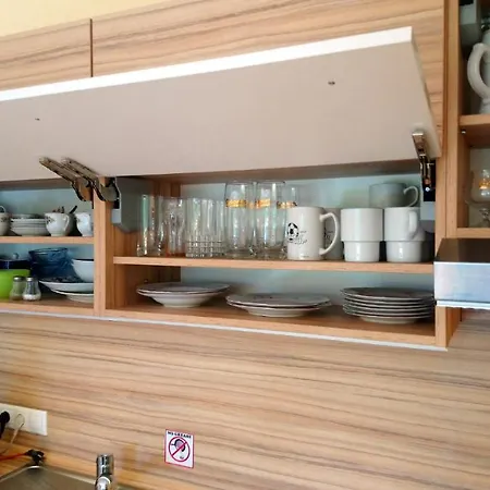 Lovely Apartment, Garden, Parking, Wifi, Netflix Appartamento