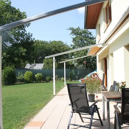 Lovely Apartment, Garden, Parking, Wifi, Netflix * Praga